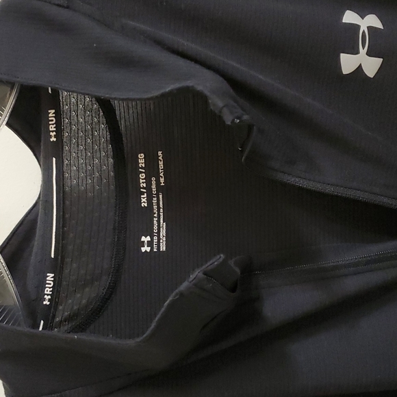 Under Armour Shirt - Picture 4 of 6